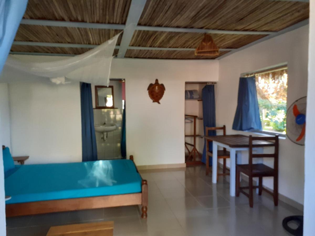 Cathy Patrick Hotel Foulpointe Bagian luar foto