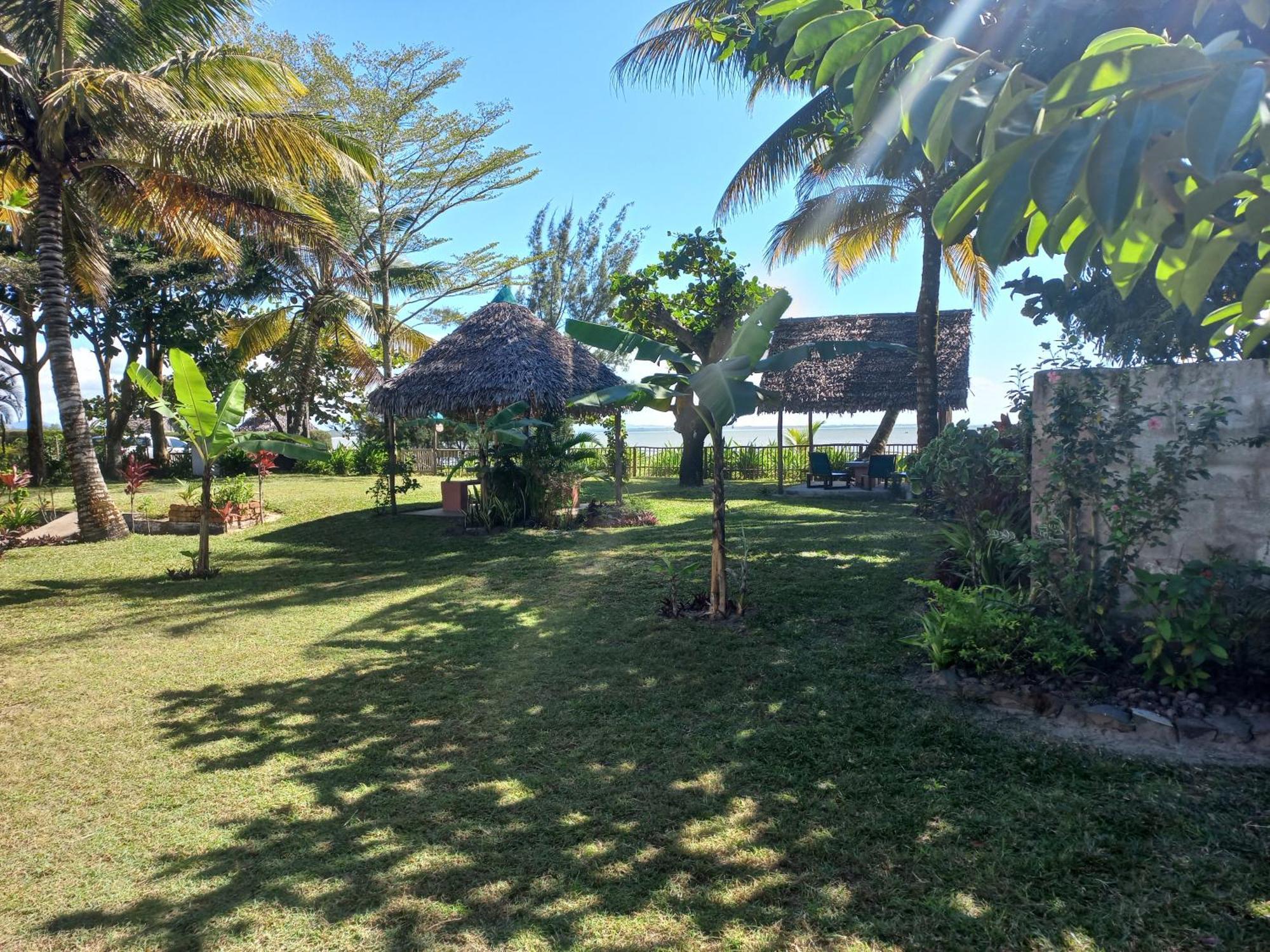 Cathy Patrick Hotel Foulpointe Bagian luar foto